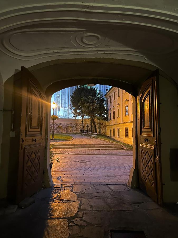 Csaky Palace Bratislava Appartement Buitenkant foto